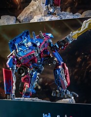 Two Forms Commander Robot Style Action Figure 18cm Alloy Car Model Holiday Gift