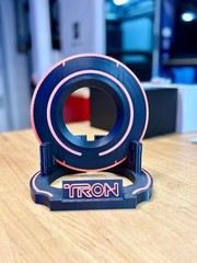 Tron Identity Disc with Display Stand – Glowing Sci-Fi Collector Piece