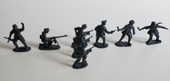TOY SOLDIERS 8 German WWII Plastic Grey Plastic 50mm 2″ Lot Set 8 Pcs Vintage