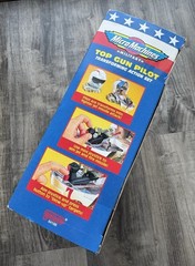 Vintage 1998 Micro Machines Top Gun Pilot Playset Galoob *New in Box*