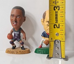 Glenn Robinson Milwaukee Bucks/Matt Williams Cleveland Indians 3” Action Figure