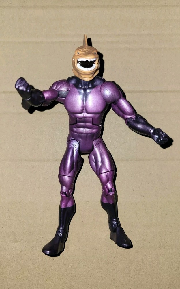 DC UNIVERSE CLASSICS SHARK