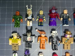 Lot Of Mixed Jazwares LLC Roblox Figures & Parts