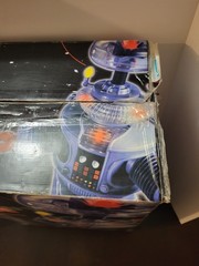 Radio Control B-9 Robot 24″ Tall LOST IN SPACE Trendmasters w BOX No Remote