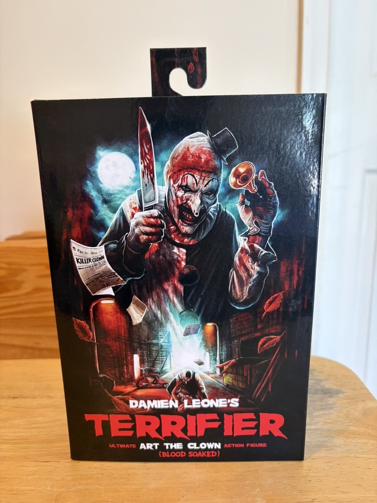 NECA ULTIMATE TERRIFIER ART THE CLOWN Blood Soaked – Walmart Exclusive