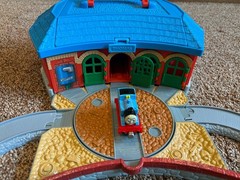 Thomas Take-a-long Roundhouse Play Set by Learning Curve