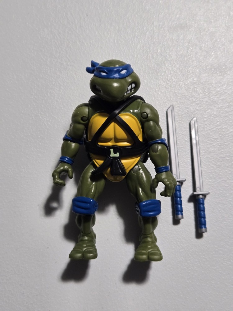 TMNT 1988 Remastered 6 Pack Leonardo Target Exclusive Action Figure