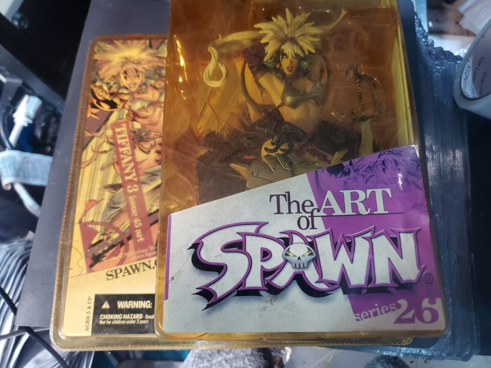 McFarlane Tiffany 3 Issue 45 The Art Of Spawn Series 26/ NEW BUT BOX DAMAGED BAD