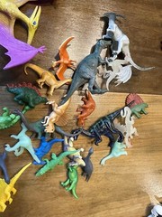 Lot of 25+ Play Toy Dinosaur Figure Plastic Variety Dino Triceratops T-re￼x