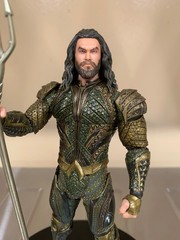 Mezco Toyz One:12 One 12 Collective Justice League Aquaman Action Figure