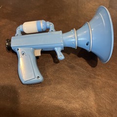 Dispicable Me Minions Fart Blaster Gun Thinkway Toys Lights & Sounds Banana