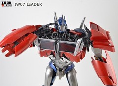 NEW IN STOCK Iron Warrior IW-07 Leader DLX Optimus Prime Action Figure Model Toy