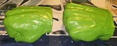 Avengers The Incredible HULK SMASH FISTS Hasbro Marvel 2023 Foam Hands EXCELLENT