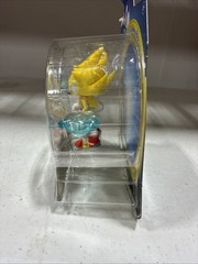 Sonic the Hedgehog – Super Sonic w/Chaos Emerald 4″ DAMAGED PACKAGE SEE PICS