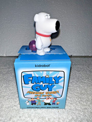 KIDROBOT FAMILY GUY FREAKIN SWEET MINI SERIS VINYL FIGURES SET OF 8 **NEW**