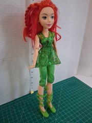 DC Super Hero Girls Poison Ivy 12″ Mattel Doll Posable Articulated Arms & Legs