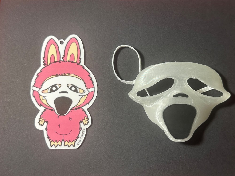 3D Printed Ghostface Mask for Labubu – Glows in the dark!