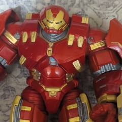Marvel Hulk & Iron Man Hulkbuster Action Figure Set Green Red Gold Black