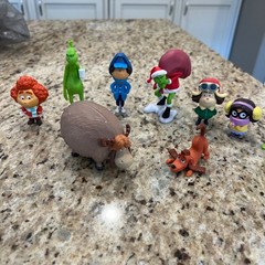 Dr Seuss The Grinch 2018 Movie Figurine Set 8pc Max Fred Cindy Lou Who Universal