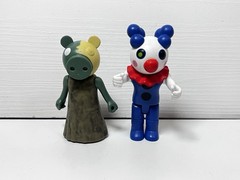 Roblox Piggy Clowny Clown 3.5” Series 1 Action Figure & Minitoon
