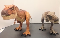 2 -Mattel Jurassic Park Tyrannosaurus Rex 22″ 1- Walking/Sound Unbranded