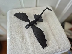 2013 How To Train Your Dragon 10″ Toothless Wild Night Fury Wing Action