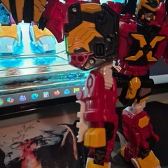 ​Hello Carbot King Guyz X Transforming Robot Action Figure Sonokong Loose