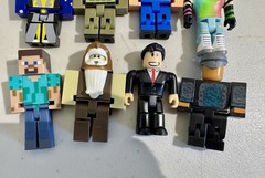 R0BL0X Mini Figures Various Lot Of 11 w/few Accessories – RARE ?
