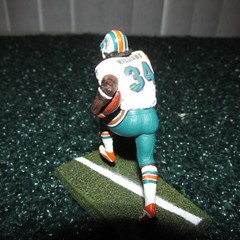 McFarlane 2004 Ricky Williams NFL Miami Dolphins 3″ Figure (open/loose)