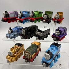 Thomas the Train Die Cast Metal Train Lot Of 12 Magnetic Railroad Cars