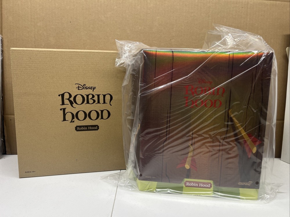 Super 7 Disney Ultimates Robin Hood with Stork Costume – 7″ Figure w/accessories