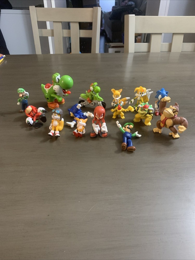 Mixed Video Game Figure Lot: Super Mario Sonic The Hedgehog Donky Kong Bowser