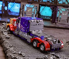 Guardian Model CT-10 Optimus Prime Commander Version Action Figure