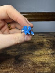 NINTENDO 2006 POKEMON 1” PLASTIC RL R/L.W LUCARIO MINI FIGURE