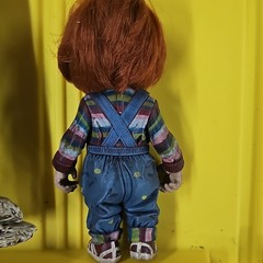 Movie Maniacs Child’s Play 2 Chucky Action Figure w/ Knife & Display Frame