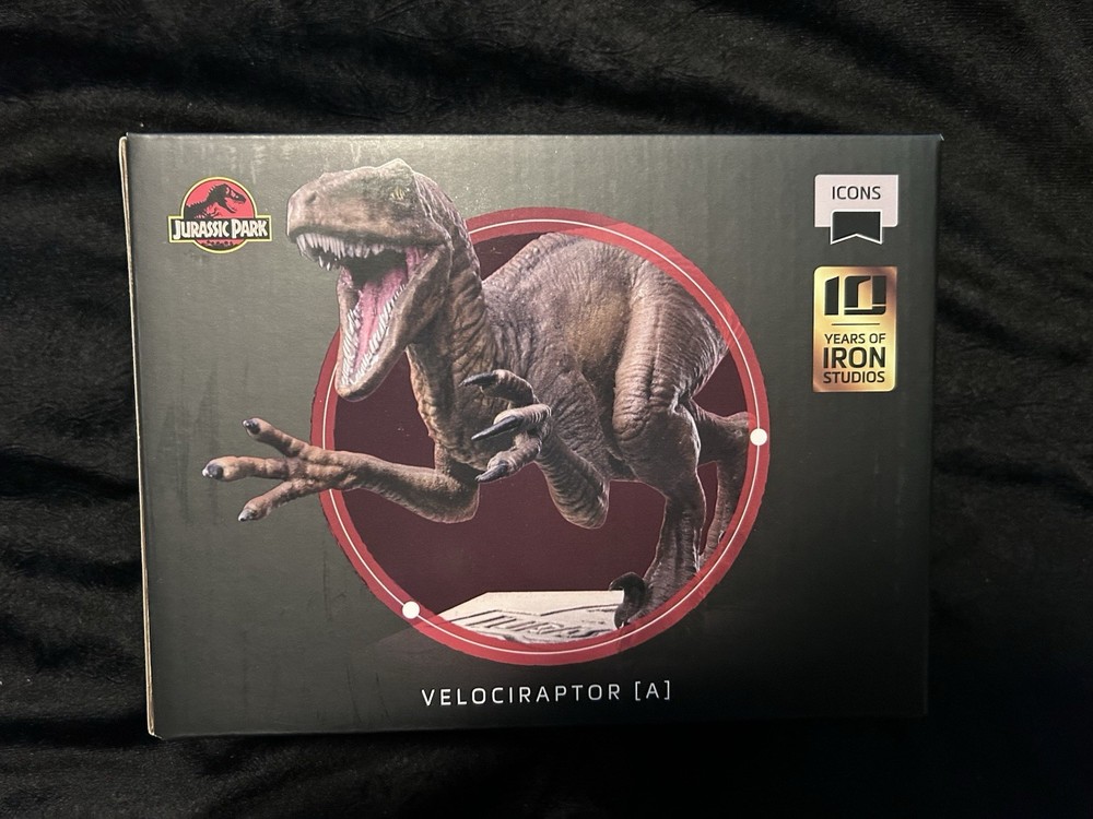 Iron Studios Jurassic Park Velociraptor A Statue