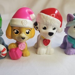 Lot Of 4 Paw Patrol Snow Rescue Arctic Pups Winter Beanie Hats 2″ Mini Figure