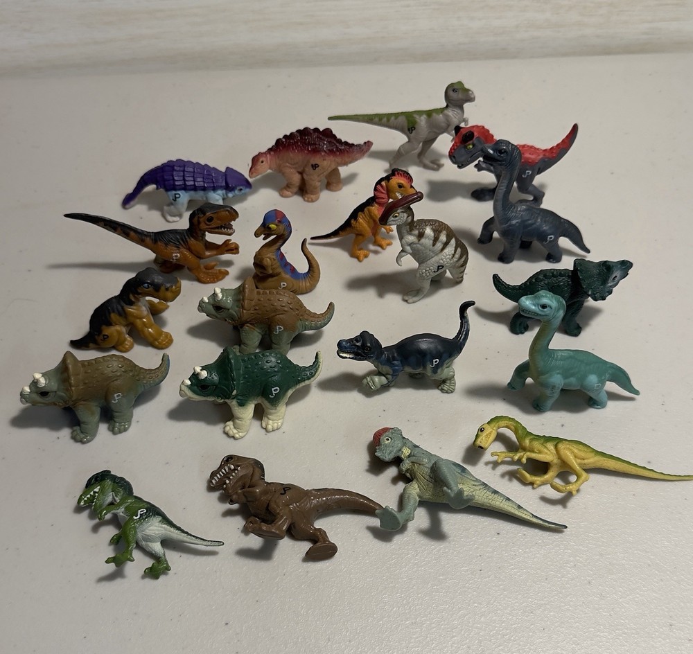 Jurassic Park Lost World Mini Hatchling Lot Of 20 T-rex Carnotaurus Collection