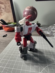 Transformers Kingdom Red Alert WFC Trilogy Deluxe Class Generations