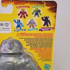 HEROES OF GOO JIT ZU SCRUNCHY ” THRASH “Stretchy Figure 4” (Ages 4+)