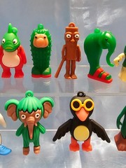 LOT OF 24 TRALALERO TRALALA 24 PIECE TOY SET ACTION FIGURES MINI COLLECTIBLES