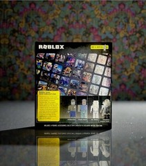 Roblox Icons Gold Collector’s Set with Exclusive Virtual Item Code New Sealed