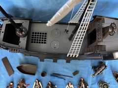 Hawthorne Pirates Of The Caribbean Black Pearl Ghost Ship & Figures lights sound