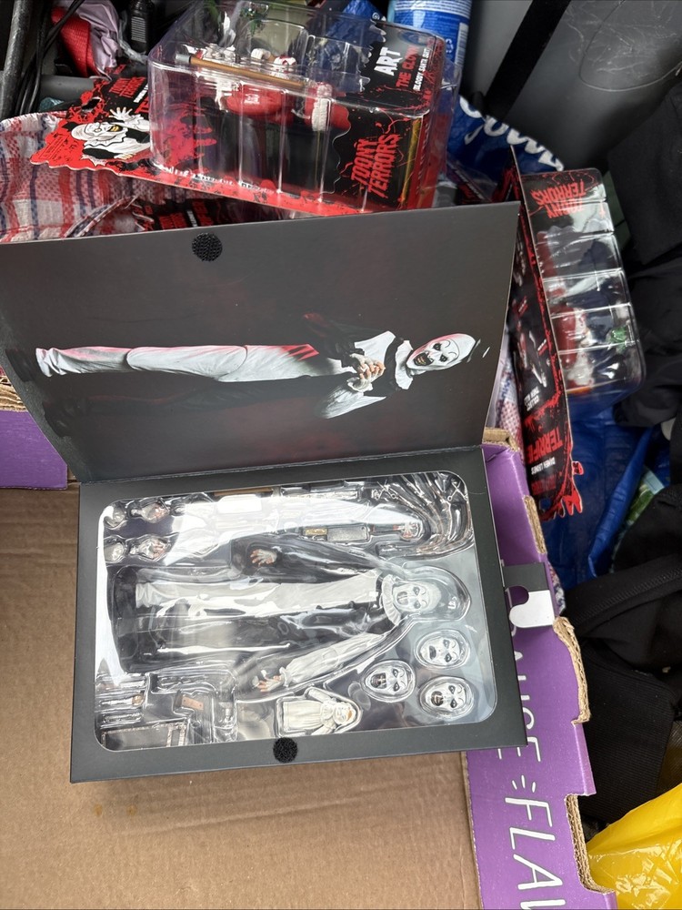 NECA DAMIEN LEONE’S TERRIFIER ULTIMATE ART THE CLOWN ACTION FIGURE NEW