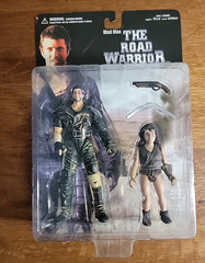 N2 Toys MAD MAX 2 The Road Warrior Max and Feral Boy Figures, New Sealed