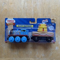 Thomas Wooden Train by Fisher Price Birthday Thomas & Cake Cargo Car Y4501