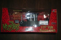 The Munsters 1/15th Scale Black & White Diamond Select Limited Koach Figure NEW