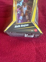 WWE Elite Legends 21 Hulk Hogan new in box defender case