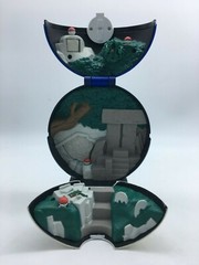 2010 Nintendo Jakks Pokemon Blue Poke Ball House Mini Playset