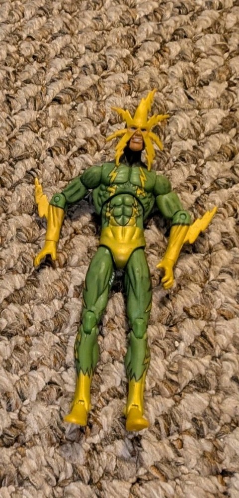 Marvel Universe 3.75 Action Figure Electro 025 Spiderman Villain Sinister Six